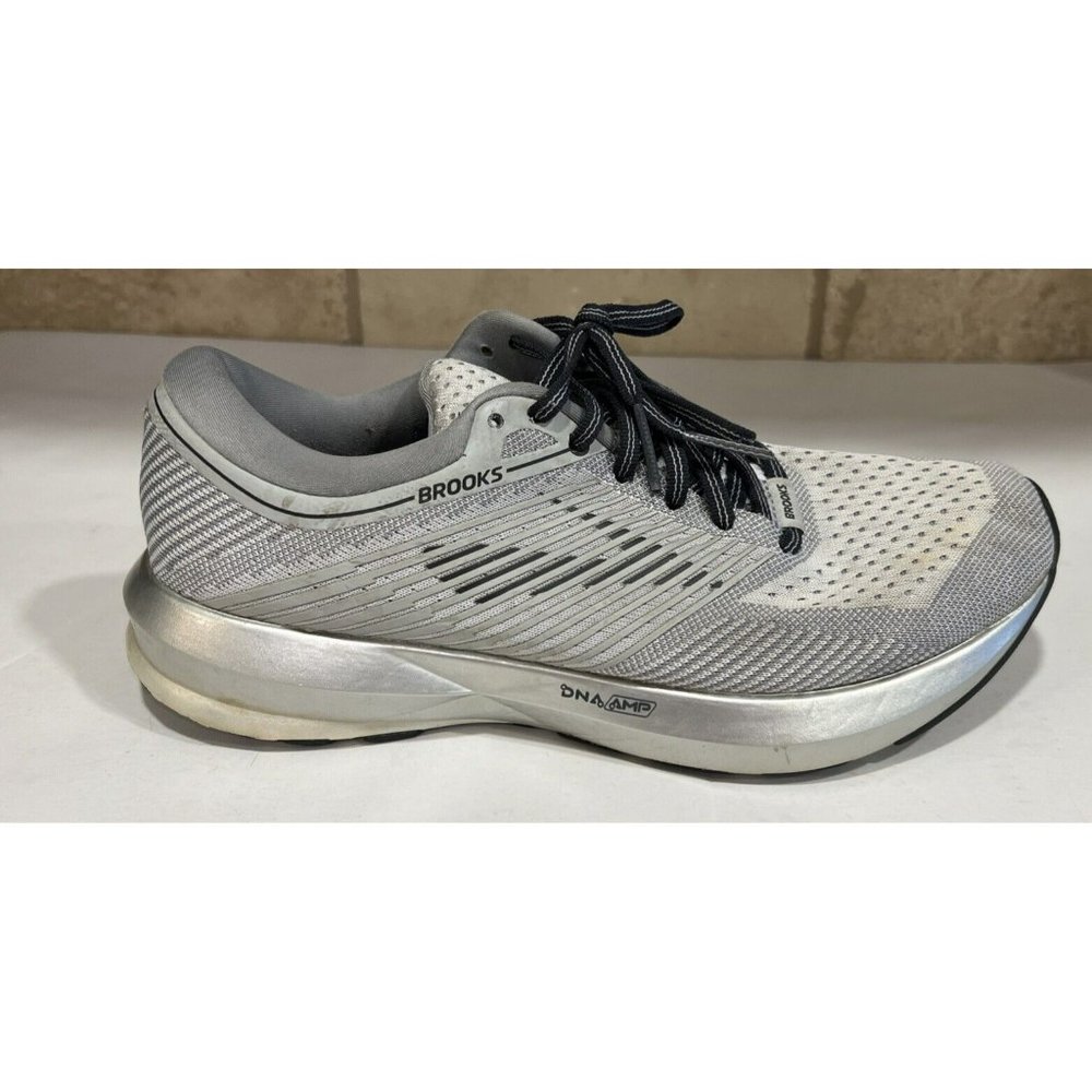 Brooks Levitate Sneakers Womens 7.5 Gray Running Shoes DNA AMP 1202581B131